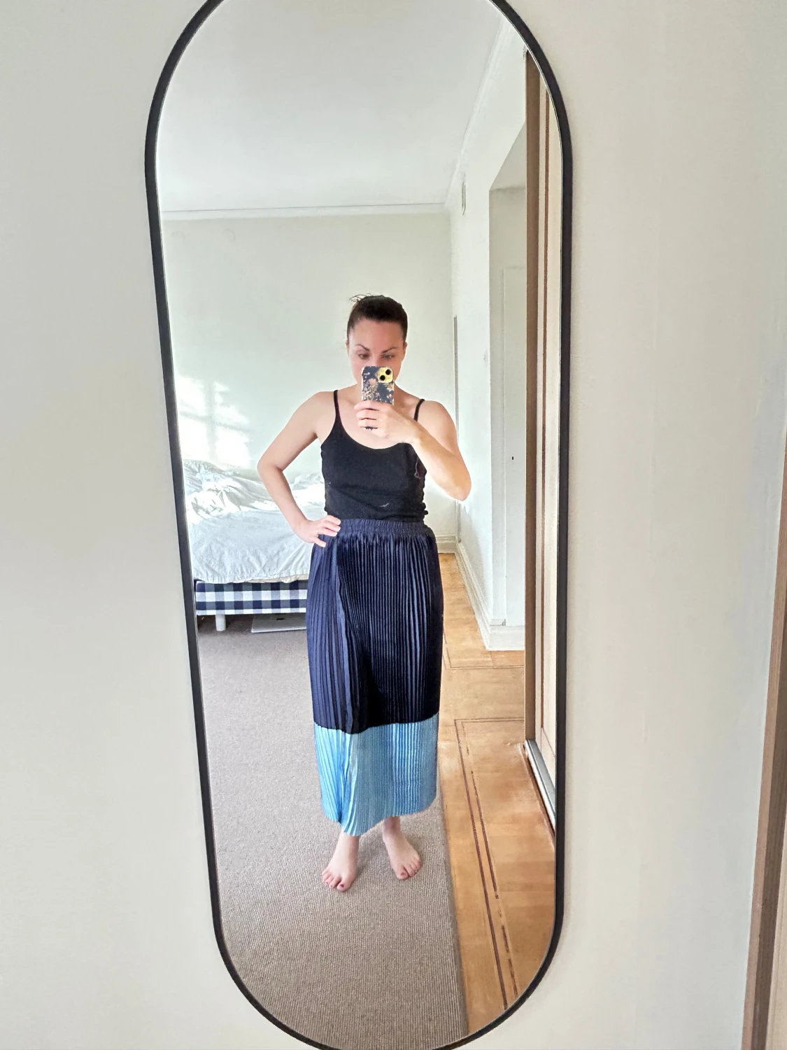 Plisserad blå och svart långkjol från Cream - 3