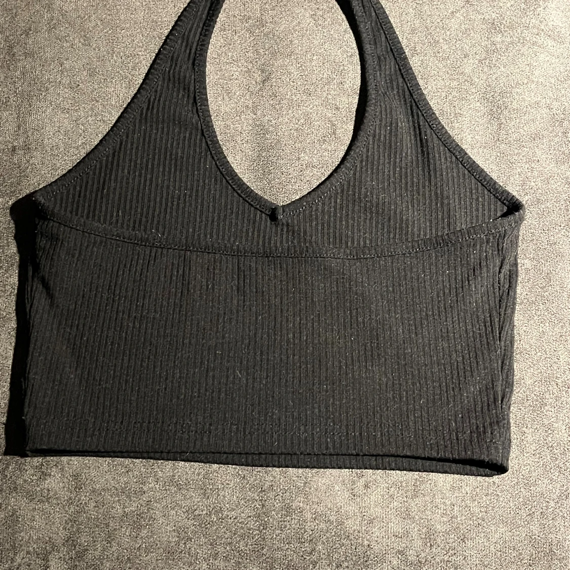 Svart ribbad croppad linnetopp - 1