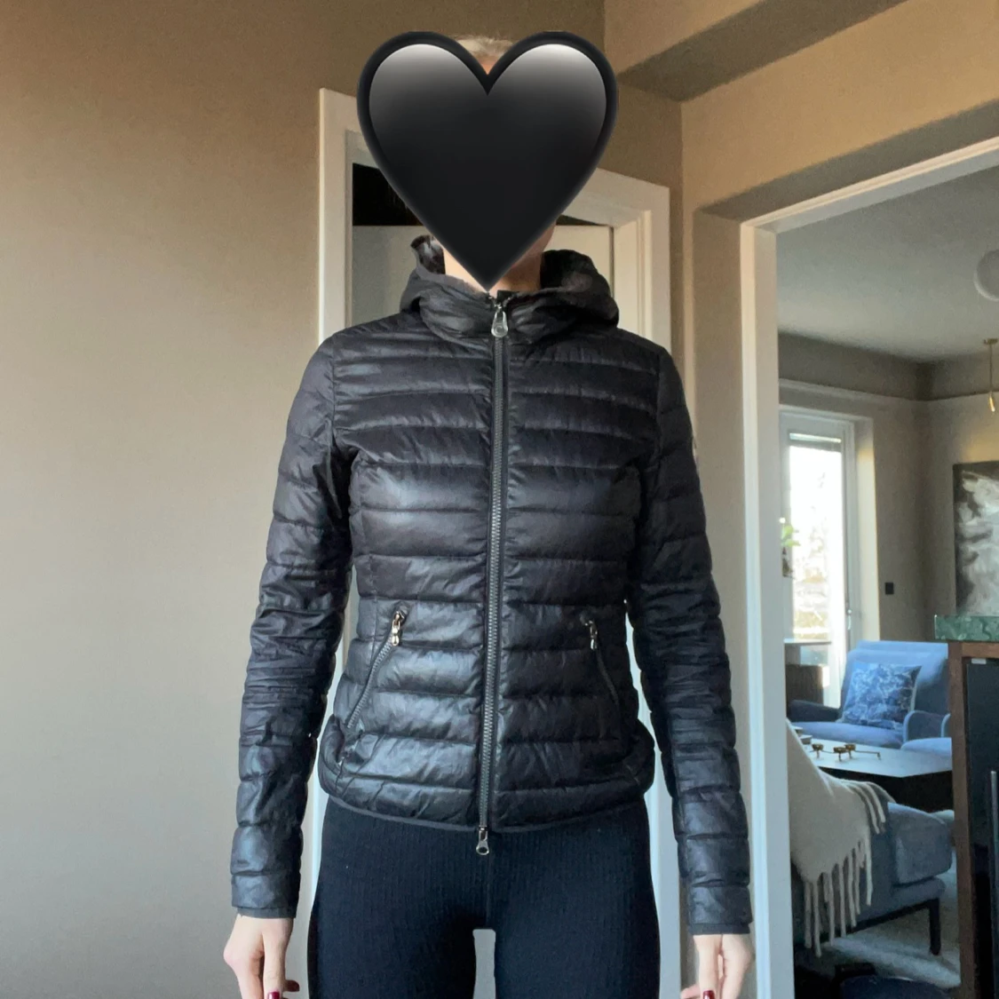 Svart dunjacka från Colmar med huva - 1