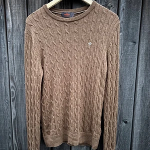 Morris kabelstickad tröja  - Snygg brun kabelstickad tröja från Morris i 100% merinoull | Storlek M | Mycket bra skick