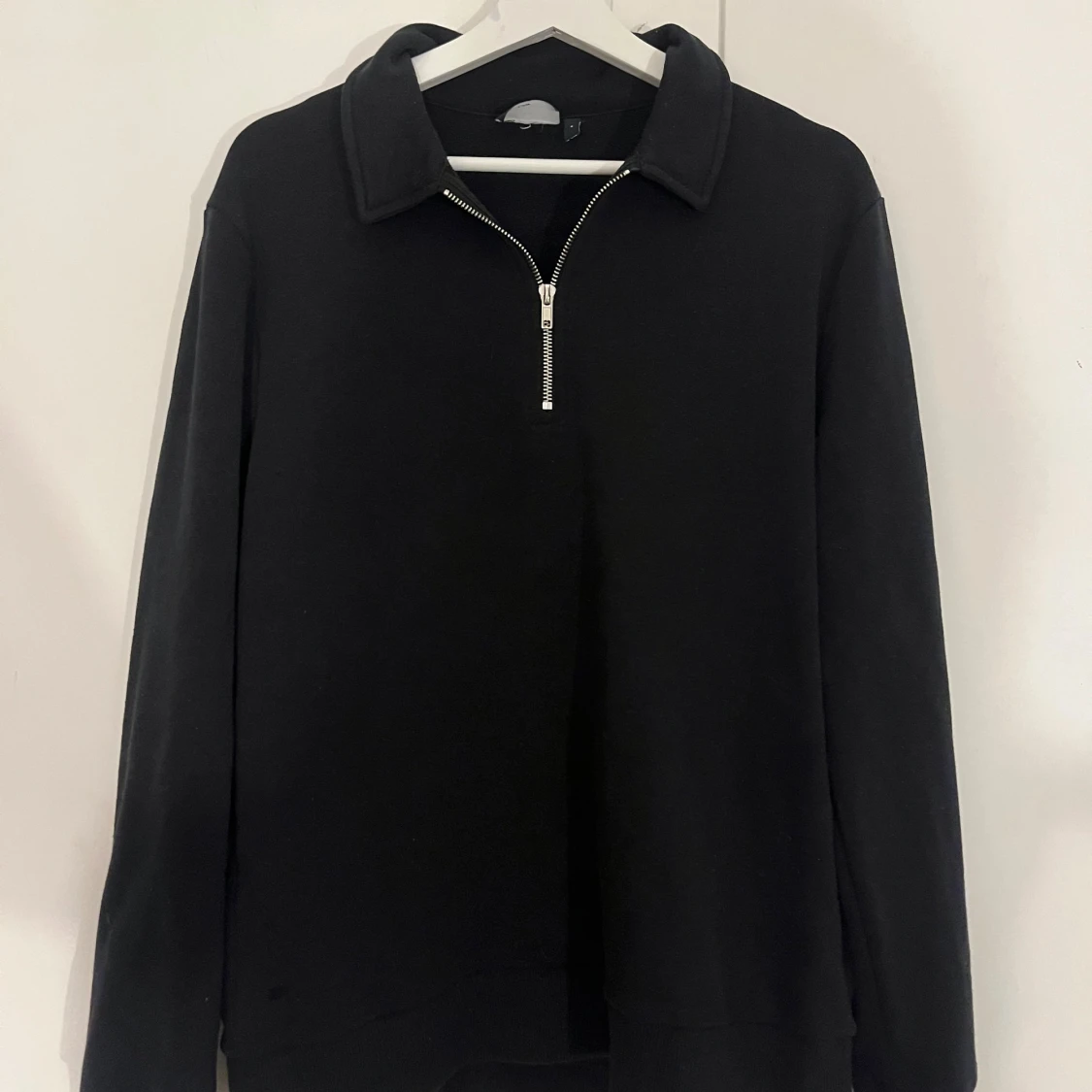 Svart half zip tröja från ASOS Design