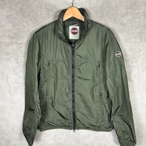 Colmar Vindjacka | S - Colmar Windbreaker | Grymt skick | Sjukt snygg design i fräsch färg | Storlek 50 | INGA BYTEN | Fraktar spårbart eller möts upp i Täby 