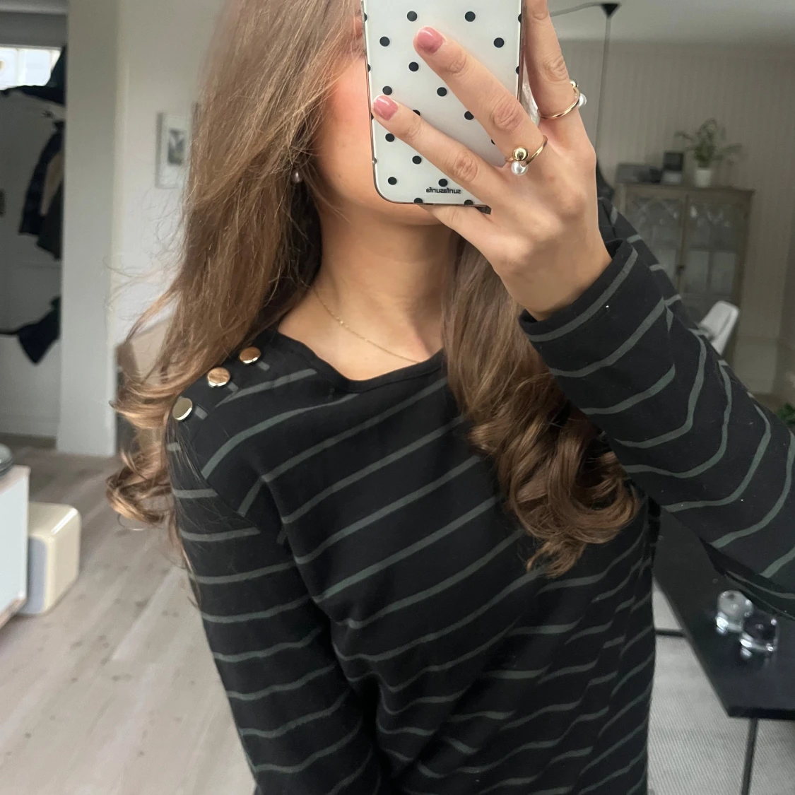 Svart randig långärmad tröja med knappar - 1