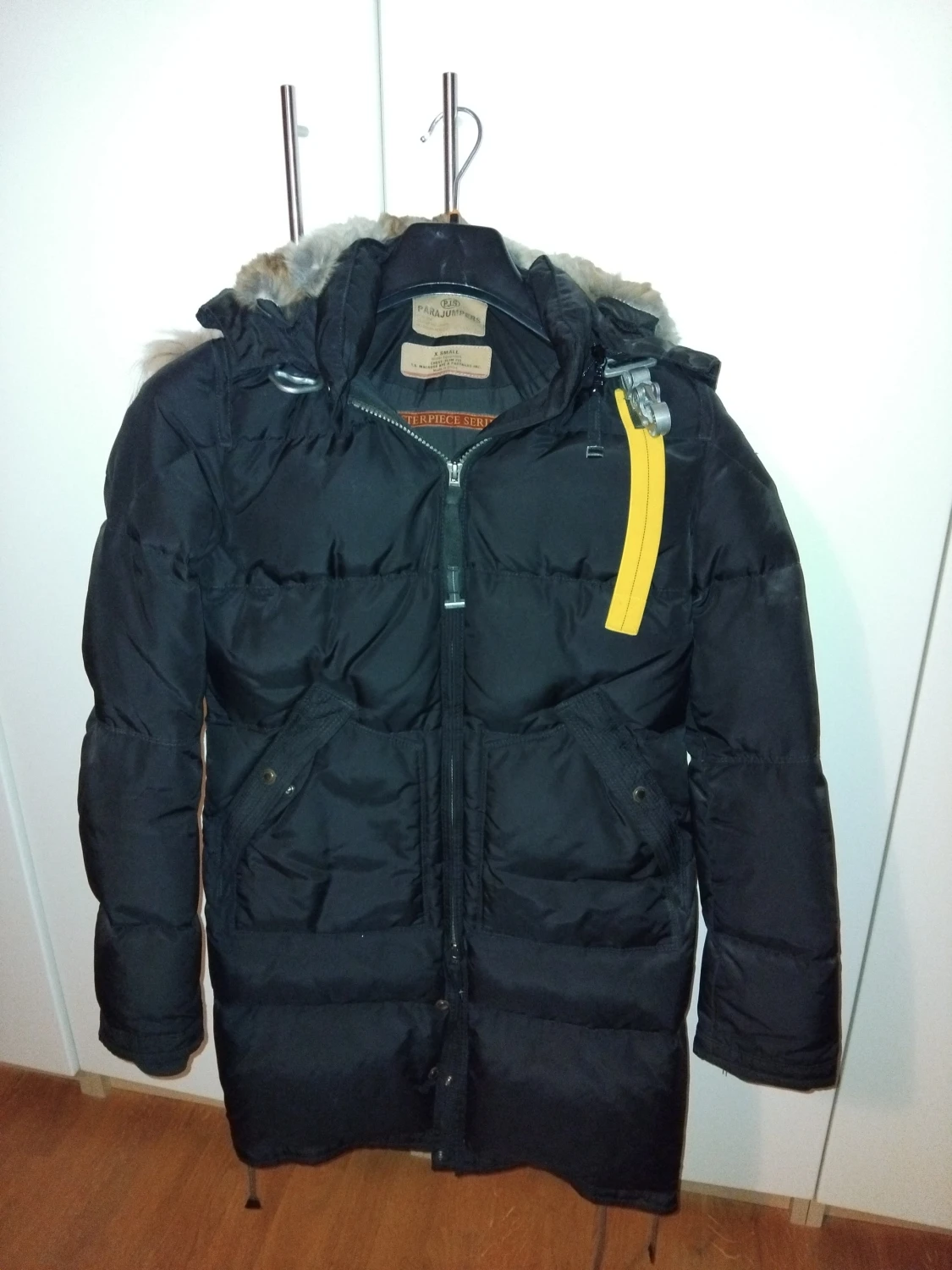 Svart Parajumpers dunjacka Longbear med päls - 2