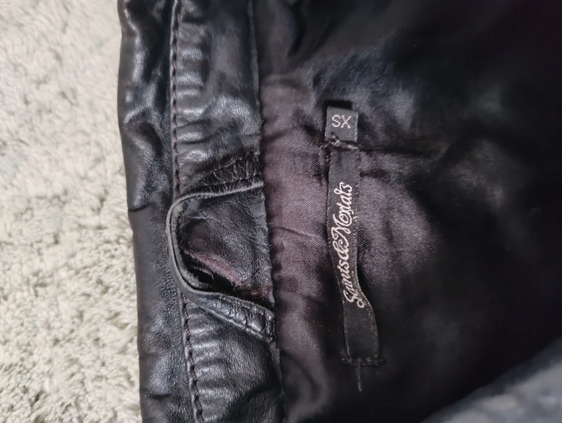 Svart skinnjacka från  - 1