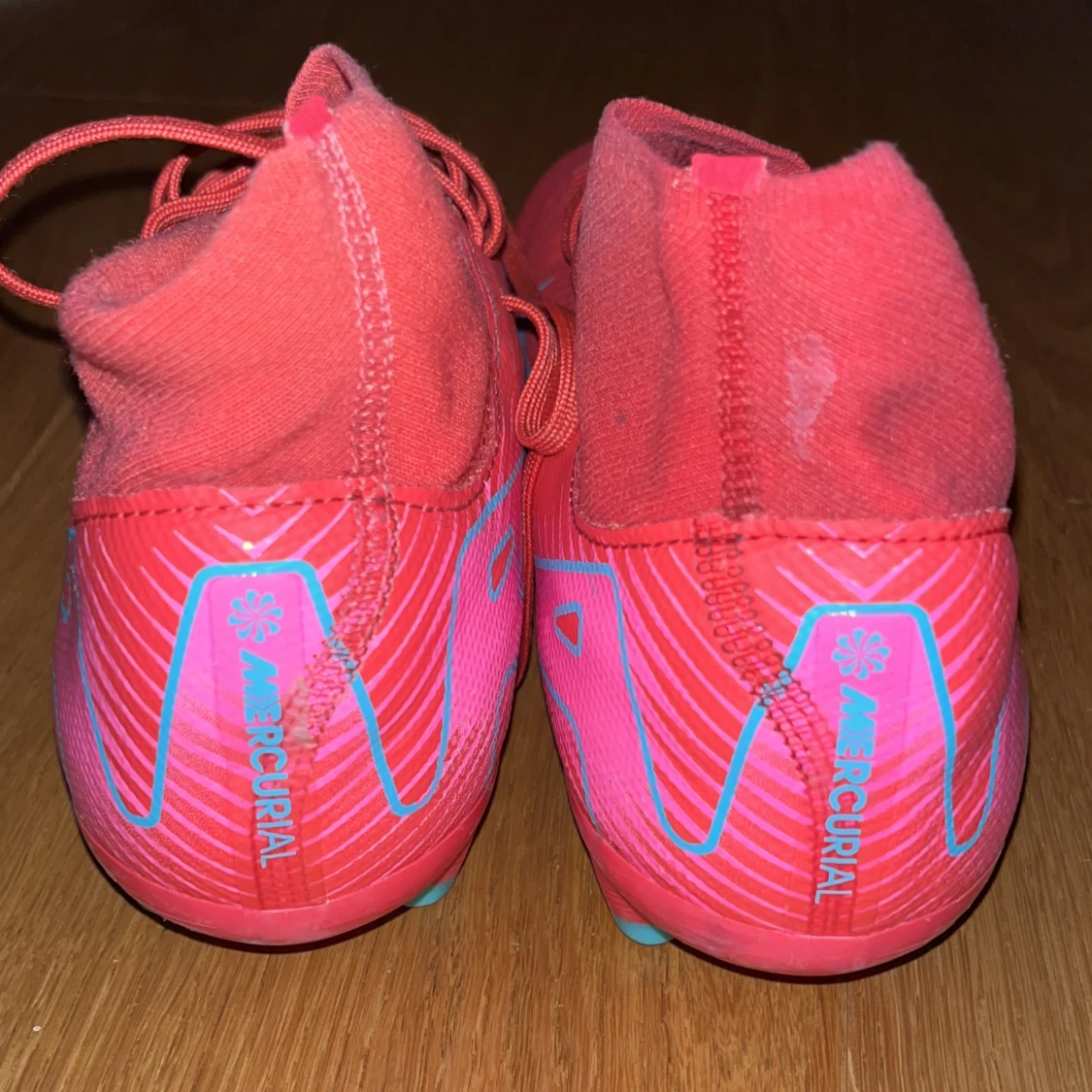 Röda Nike Mercurials - 4