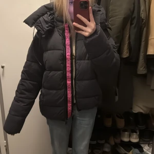 Zadig vinter jacka💕 - Säljer denna unika jackan från Zadig 💕nytt skick utan prislapp original pris runt 4000-5000