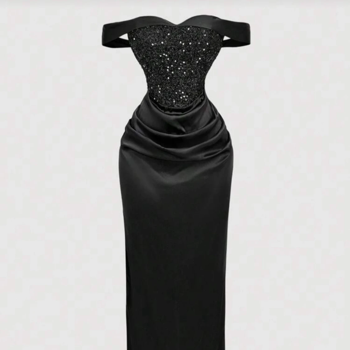 Ball/brölopps klänning, Svart glittrig långklänning
