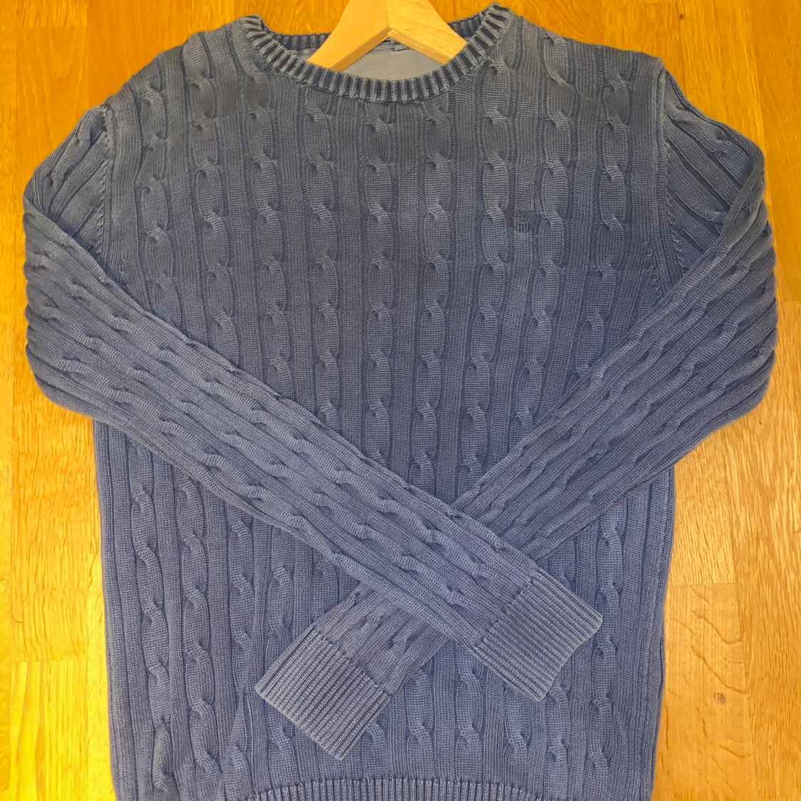 Blå kabelstickad tröja från Gant