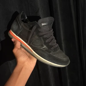 Philippe Model svarta sneakers - Svarta sneakers från Philippe Model🙌