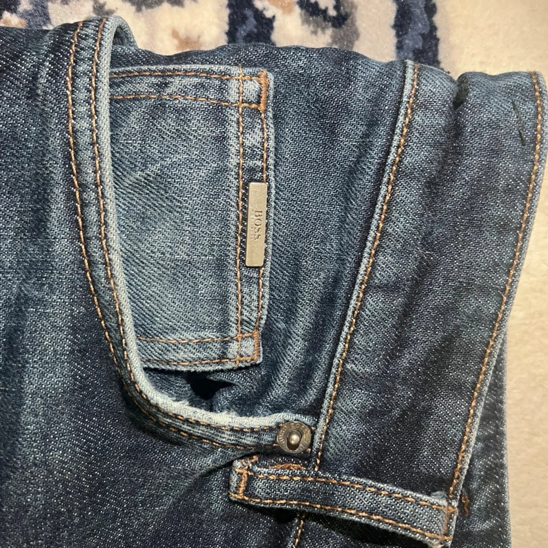 Mörkblå jeans från BOSS - 2