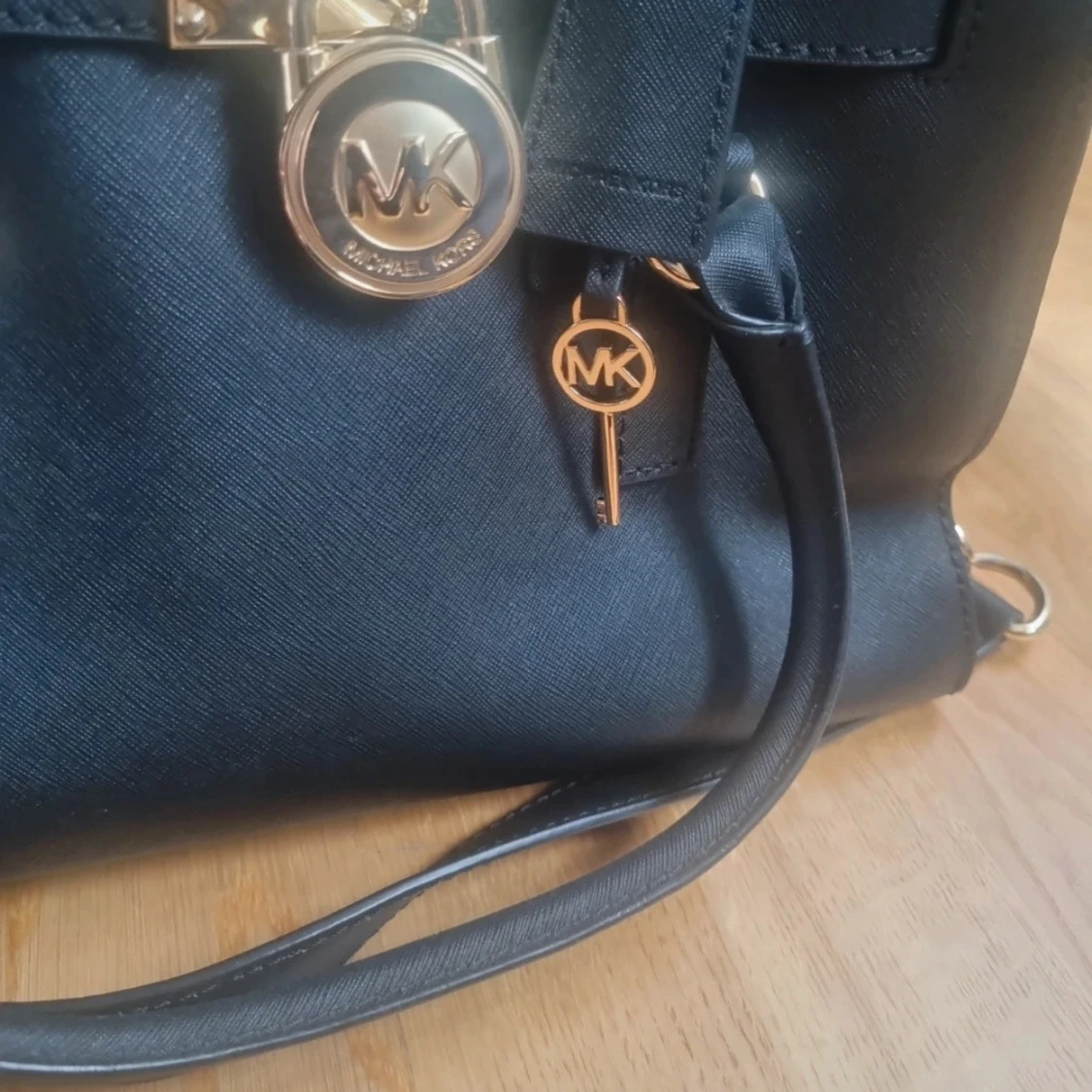 Svart handväska från Michael Kors, Hamilton  - 1