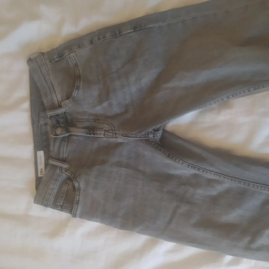 Grå jeans från ZARA i slim fit - 2