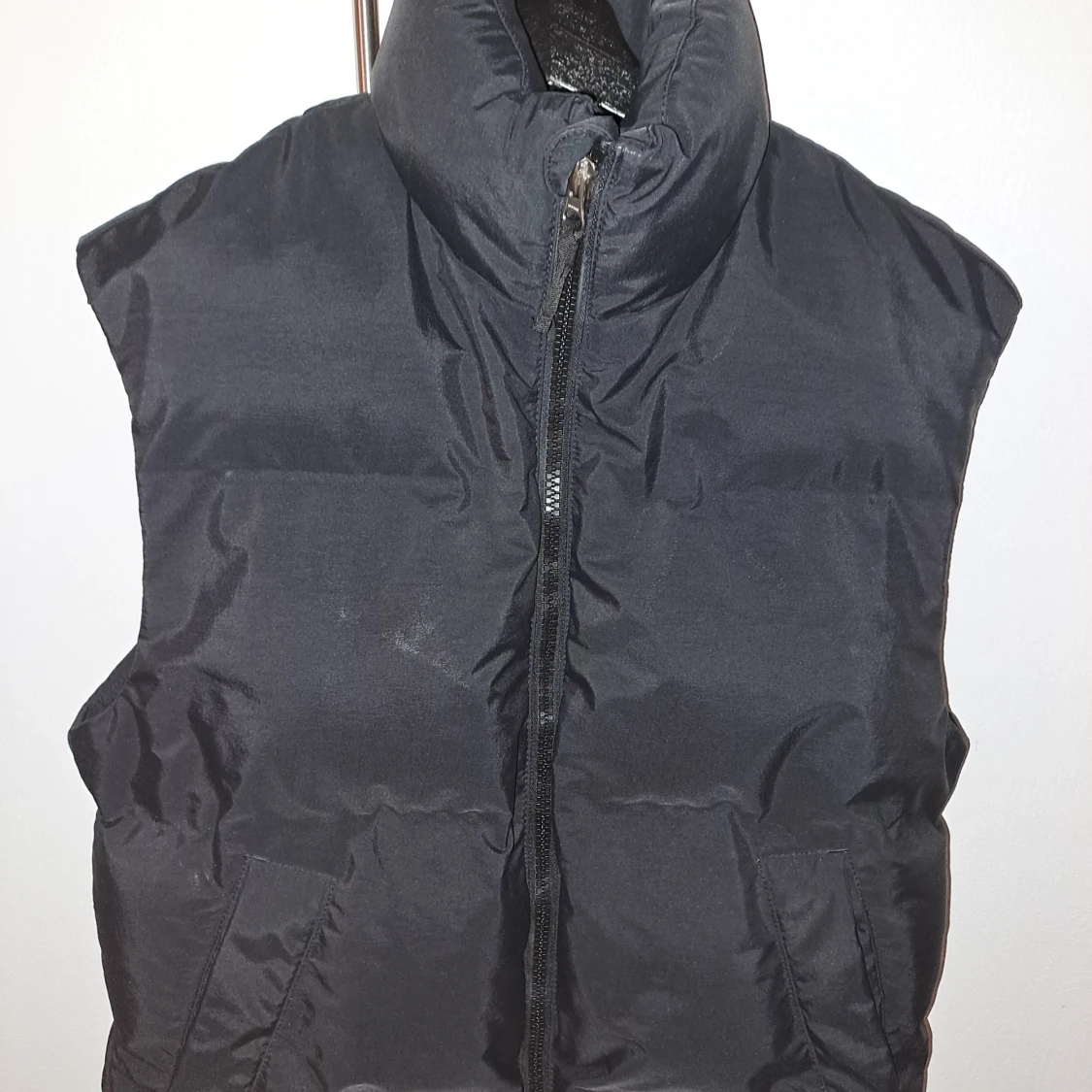 Svart dunväst från H&M