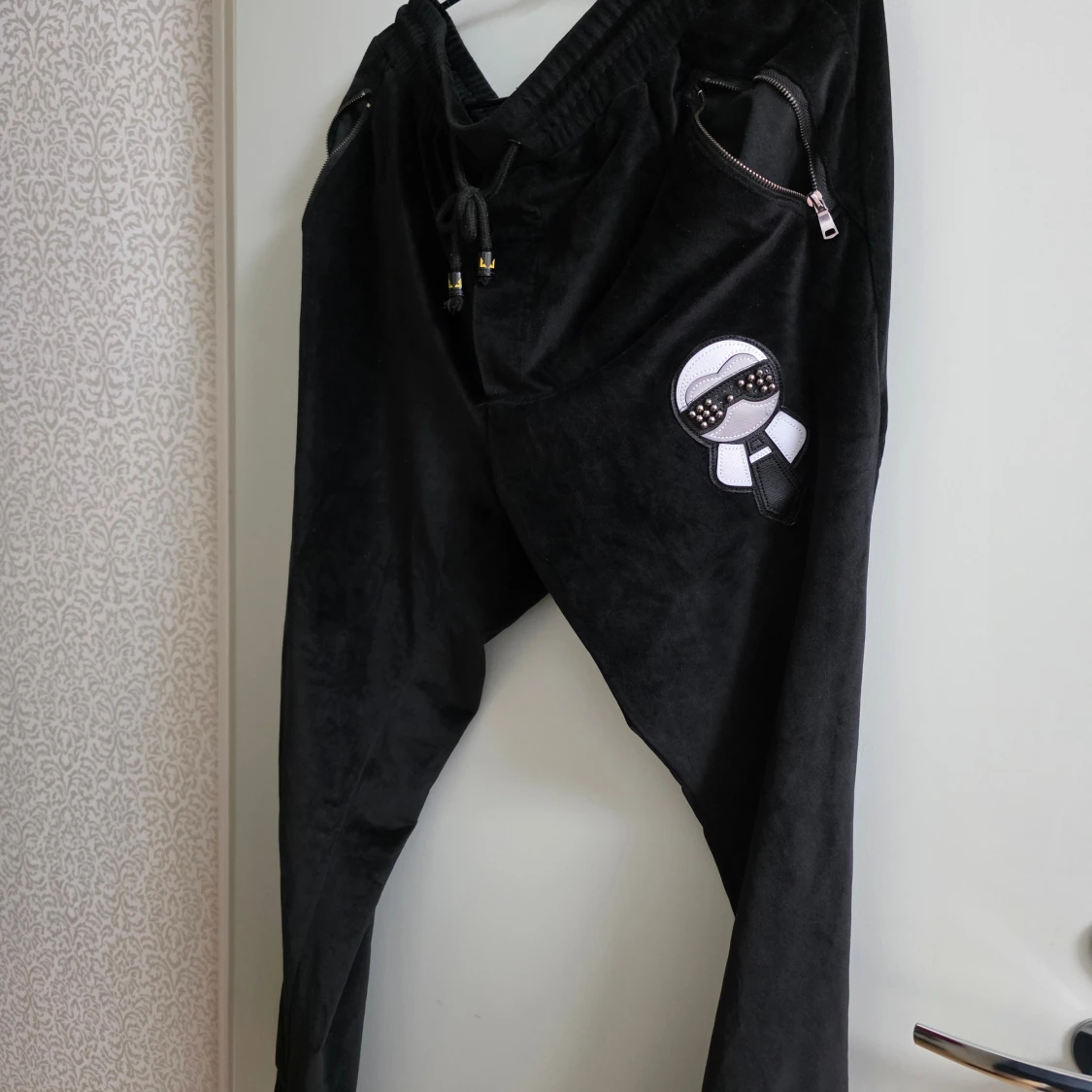 Svart sammetsset tracksuit FF - 1