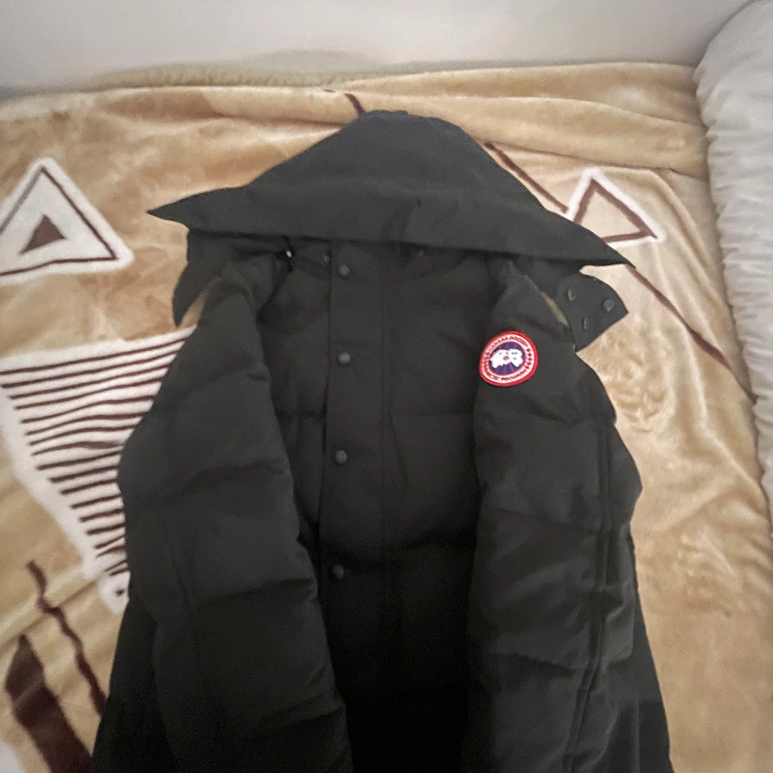 Svart dunjacka från Canada Goose S