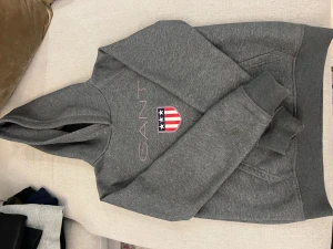Gant hoodie - Gant hoodie i barn storlek 