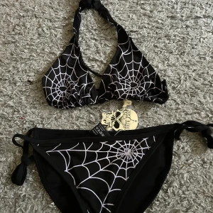 Bikini fr Rock Daddy storlek M/L - Cool svart bikini från Rock Daddy. Storlek M/L. Helt ny.
