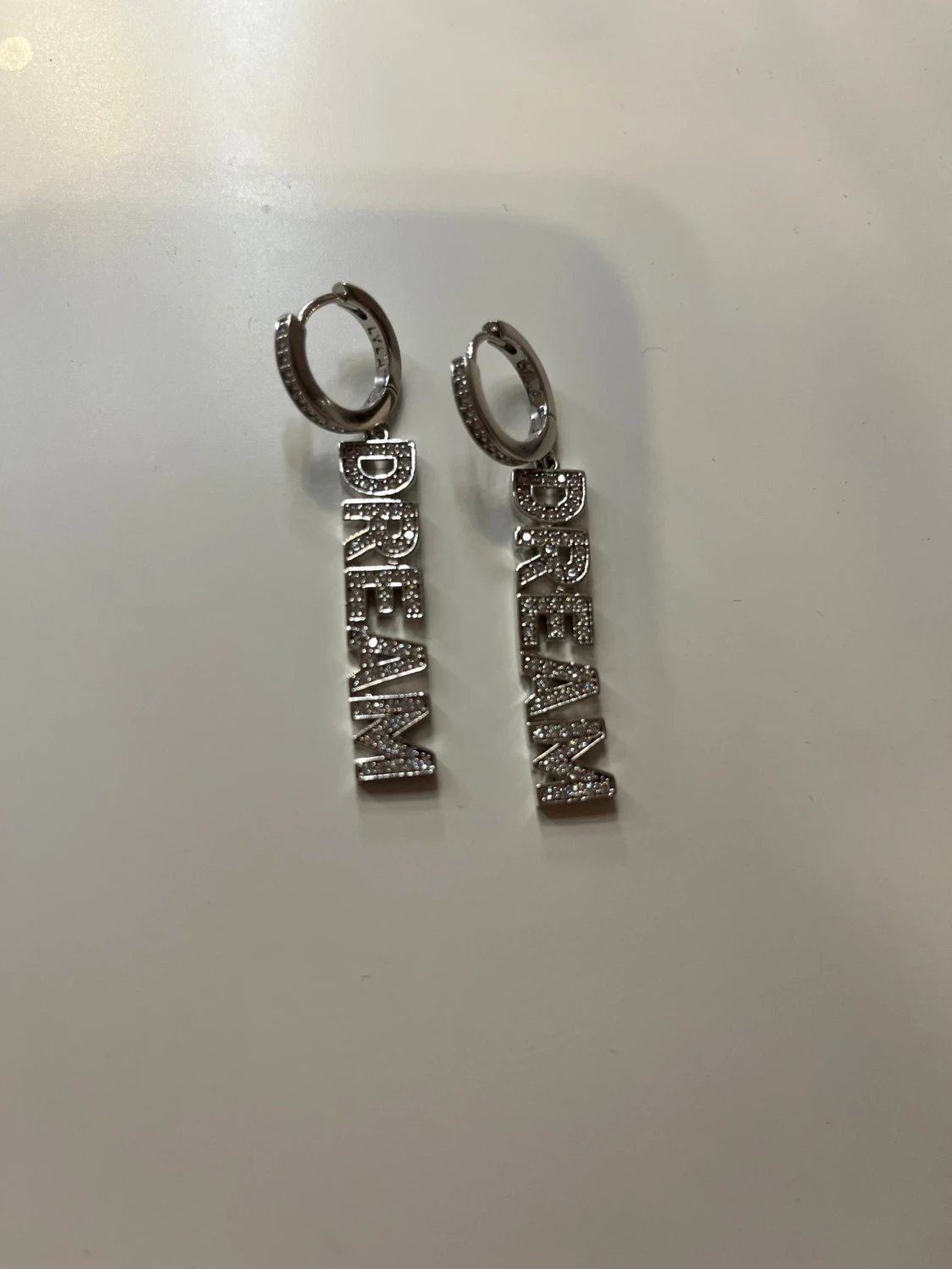 Dream örhängen i silver från LYLA