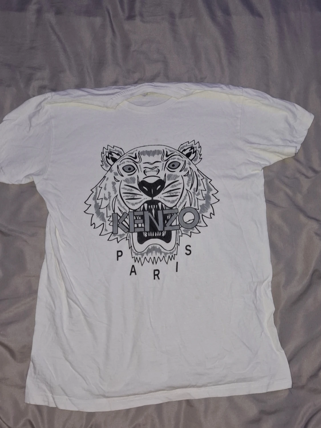 Vit t-shirt med tryck