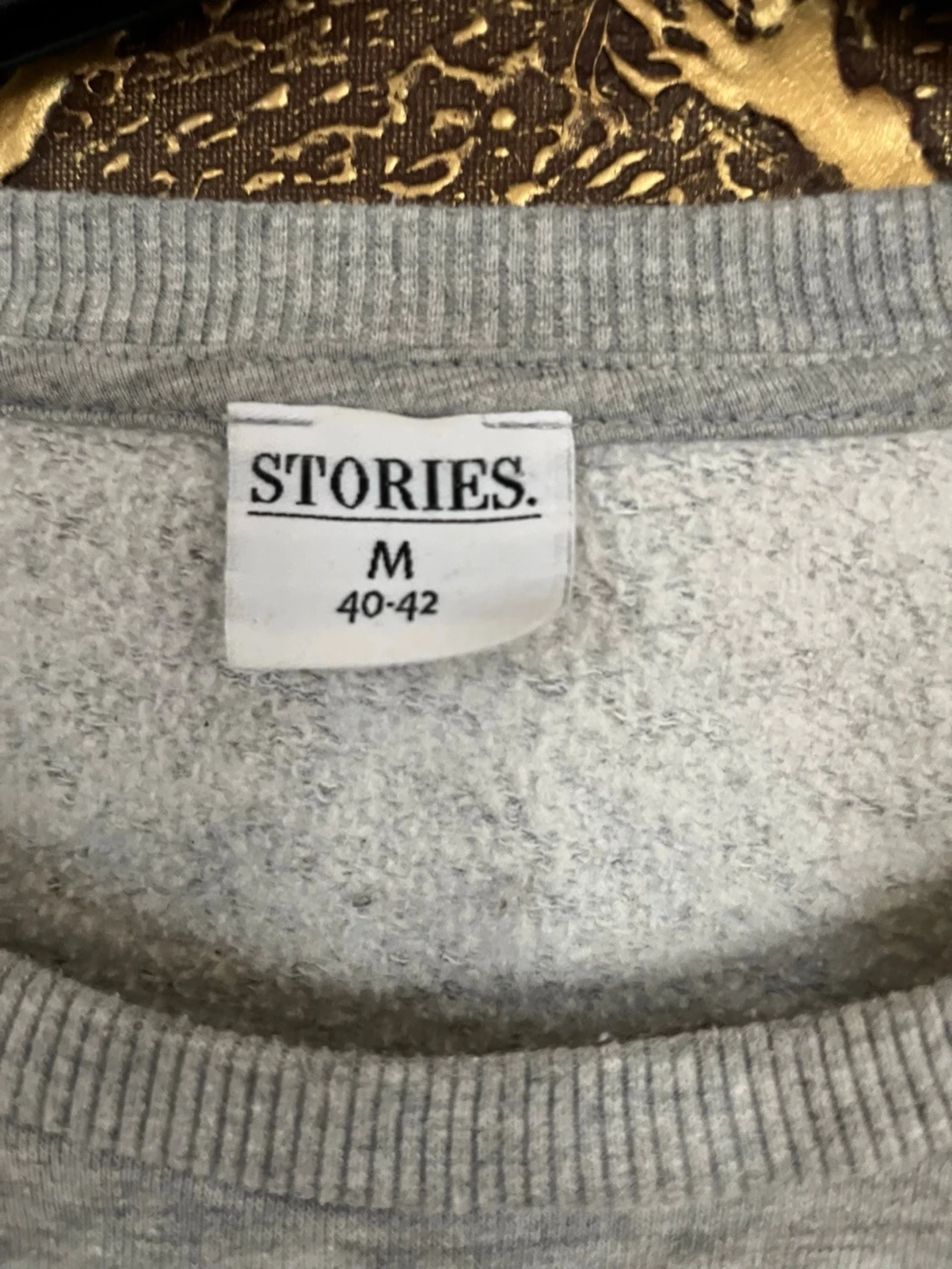 Grå sweatshirt från Stories M - 3