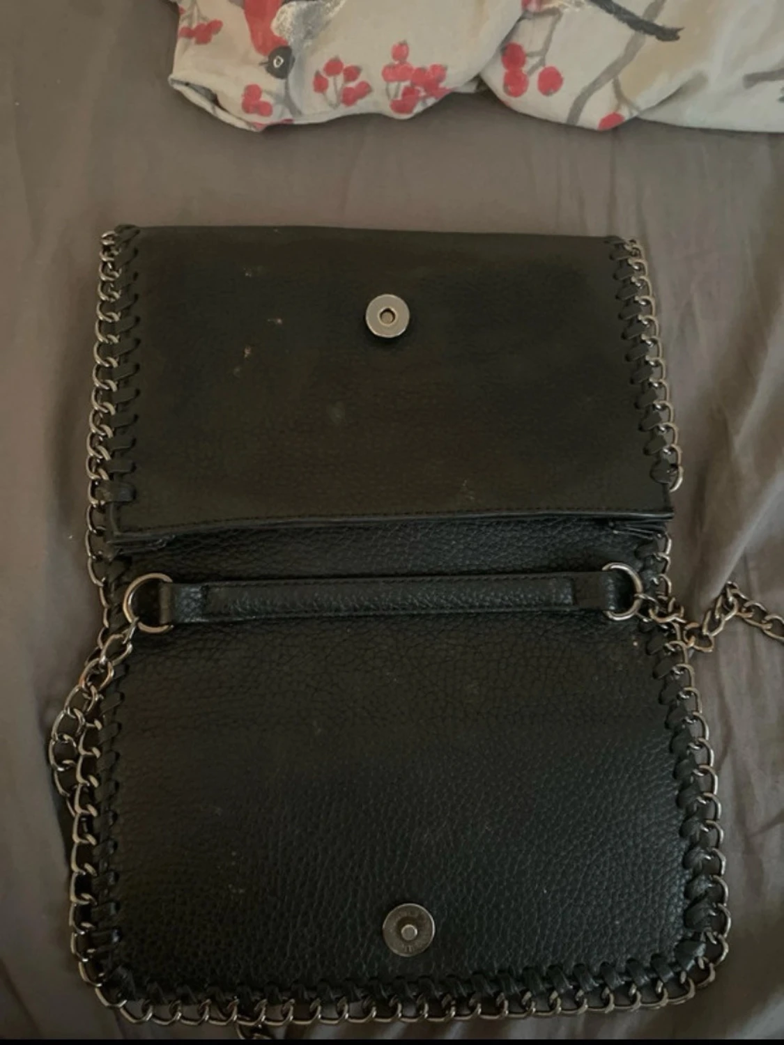 Svart axelväska med kedja - 3