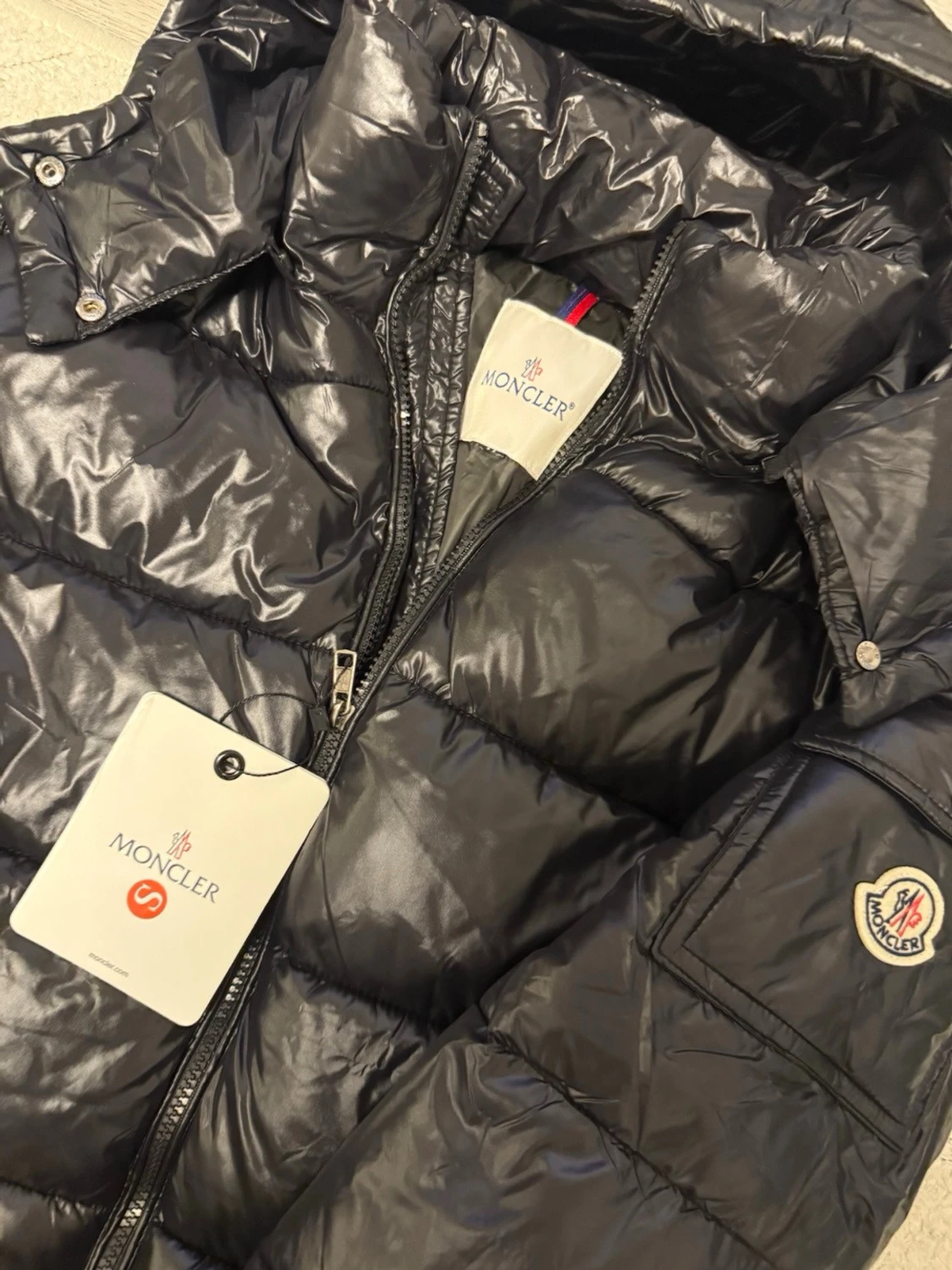 Svart Moncler pufferjacka med huva - 6