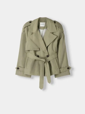 Trenchcoat från Berskha - Aldirg använt då den är lite liten på mig, super fin!