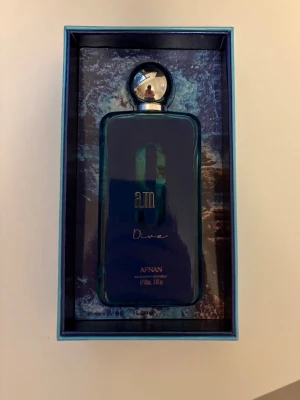 Afnan 9am - En parfym från afnan 9am | 70% kvar av flaskan så 70/100 ml kvar | Endast 179:- | Tveka inte att höra av dig vid frågor | ladoelgato.resell 