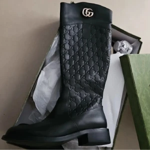 Nya boots jätte fina men tyvärr för små - Små I storlek passar 39-40