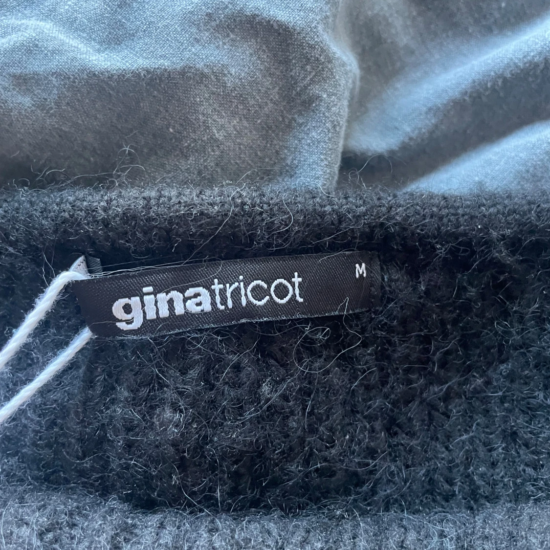 Svart stickad tubtopp från Gina Tricot - 1