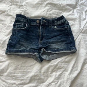 Jeans shorts - Jätte fina jeans shorts! Passar till allt💕