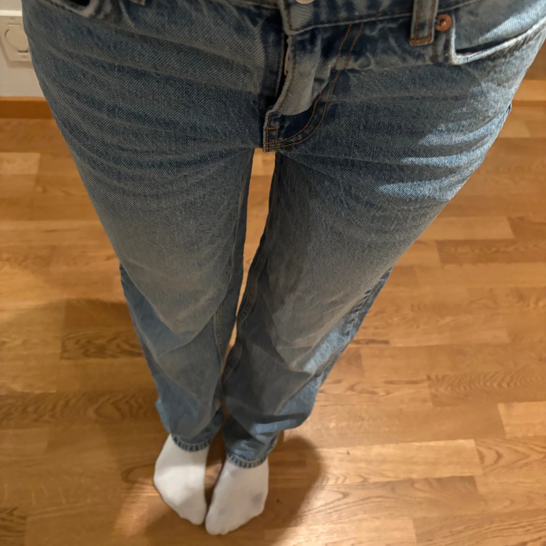 Blå straight jeans från Gina Tricot - 2