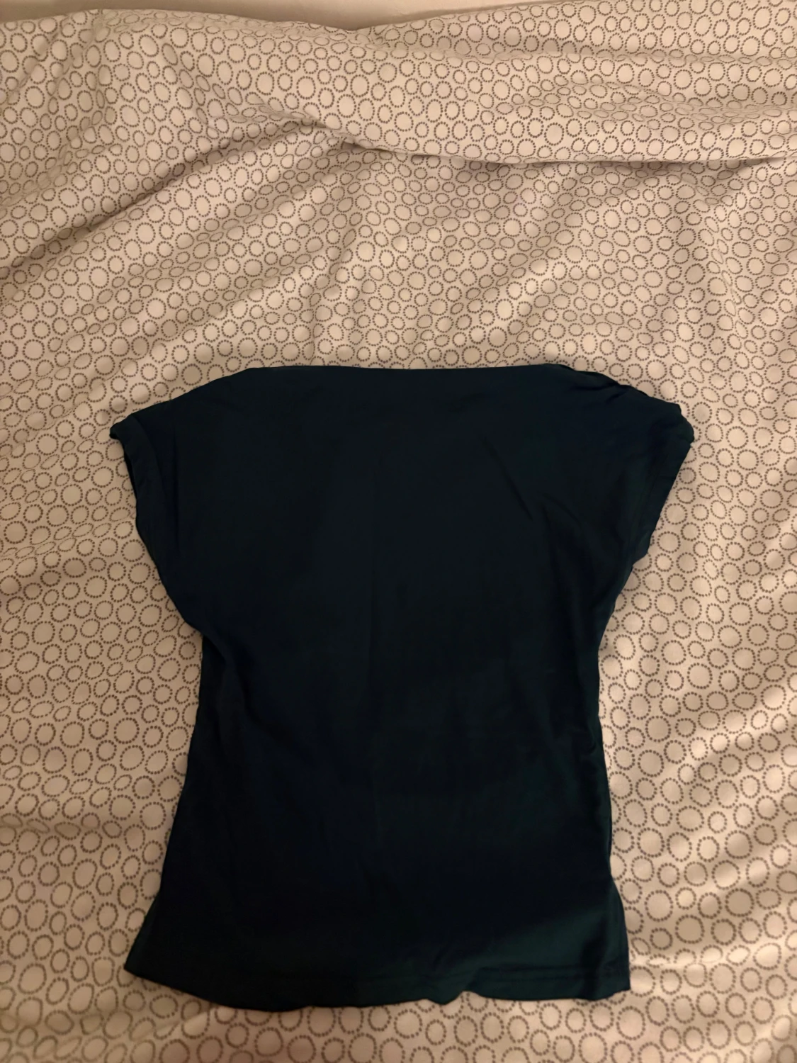 Mörkgrön enkel topp med kort ärm - 1