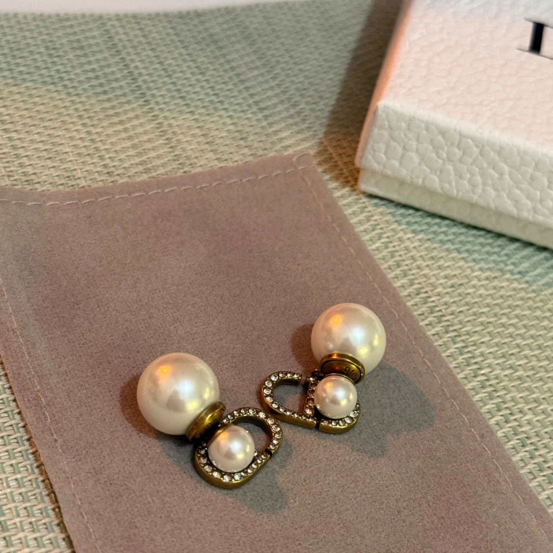 Dior örhängen med pärlor och strass - 1