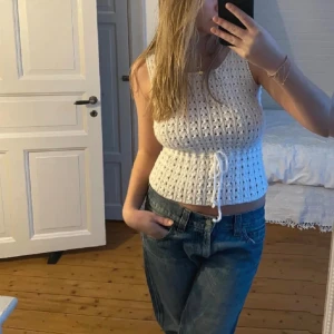 Stickad linne - Köpt här på plick. Inga defekter