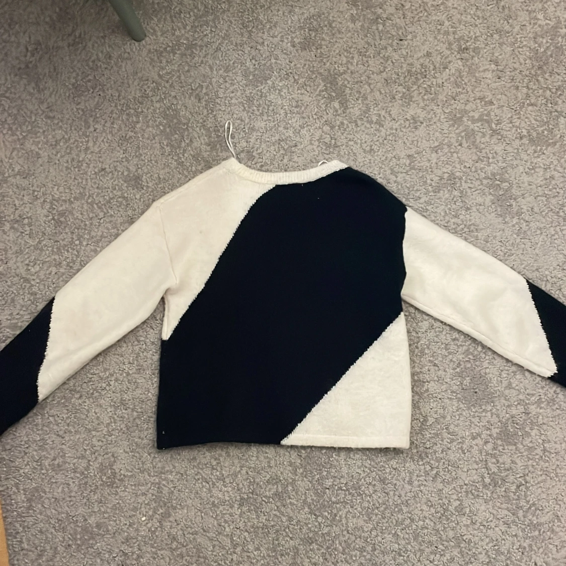 Svartvit stickad tröja Gina Tricot - 2