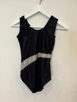 Gymnastik dräkt - En gymnastik dräkt som inte kommer till användning längre, mycket bra kvalité