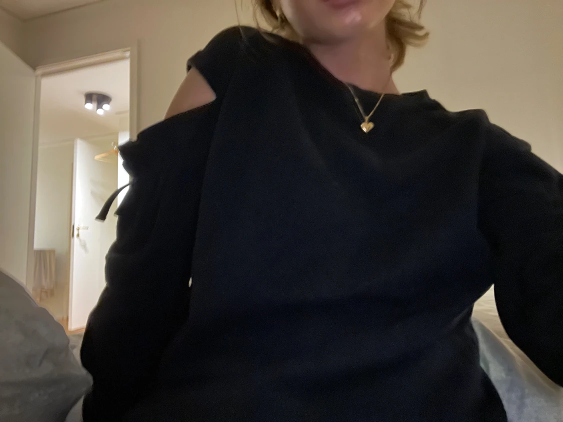 Svart långärmad tröja med snörning - 1