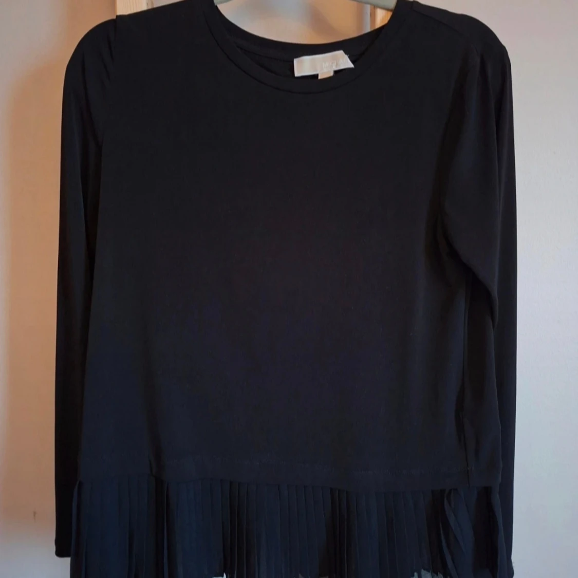 Svart blus med plisserad kant Michael Kors