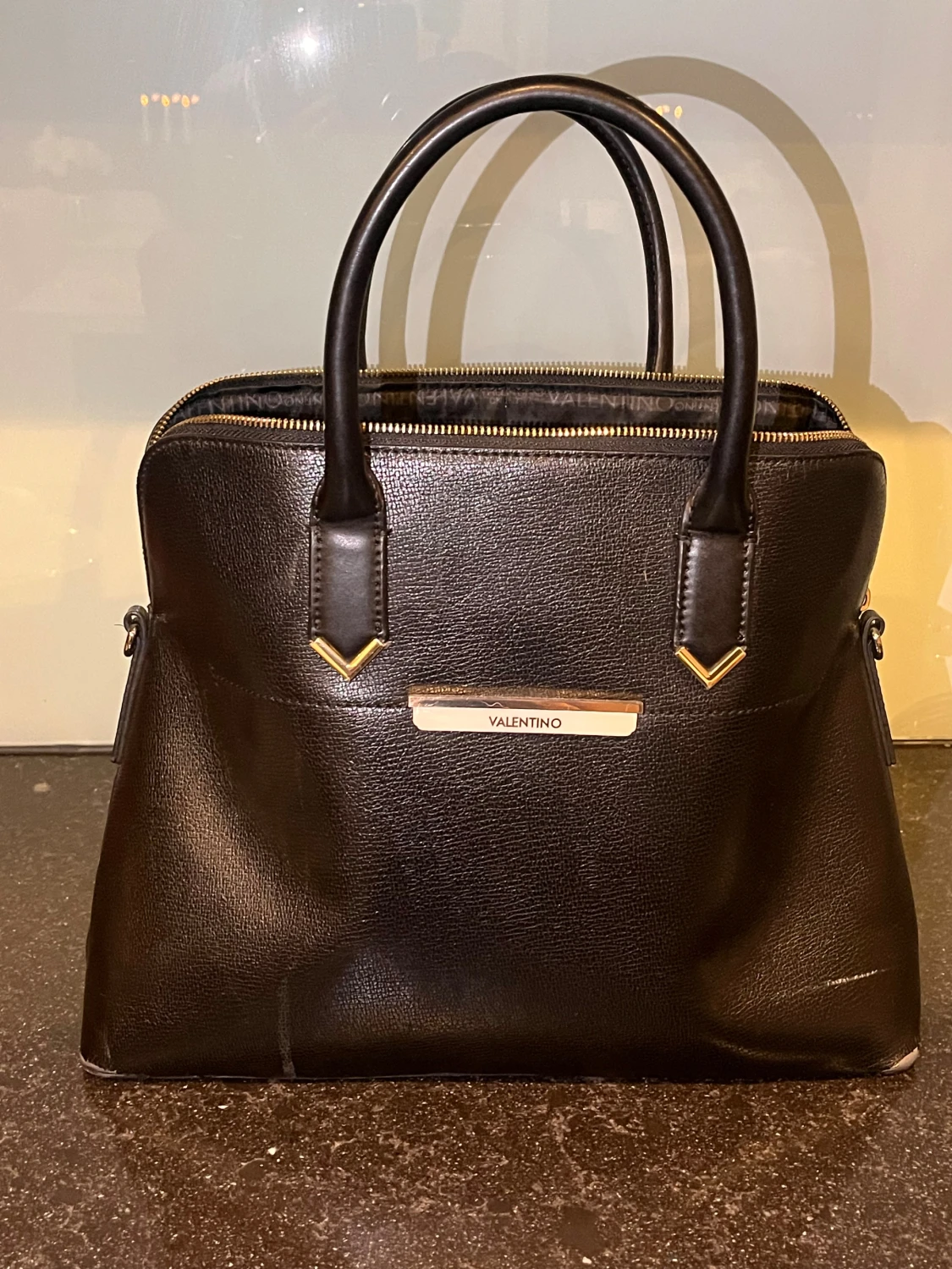Svart handväska från Valentino - 3