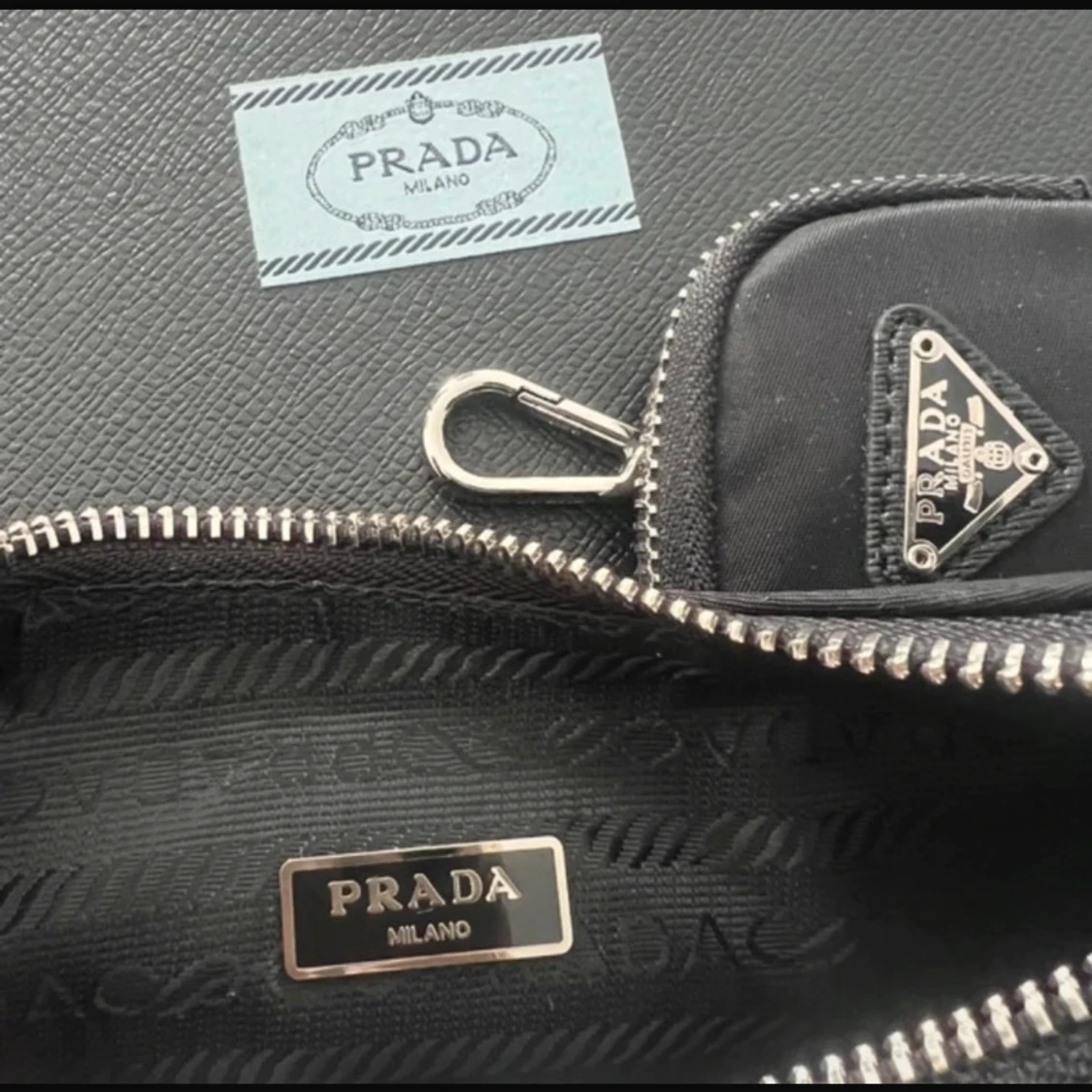 Svart axelväska från Prada  - 1