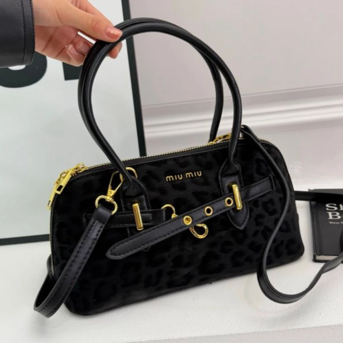 Leopardmönstrad handväska från Miu Miu - 2