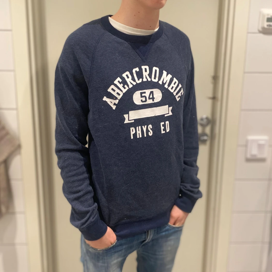 Abercrombie & Fitch crewneck  - 1