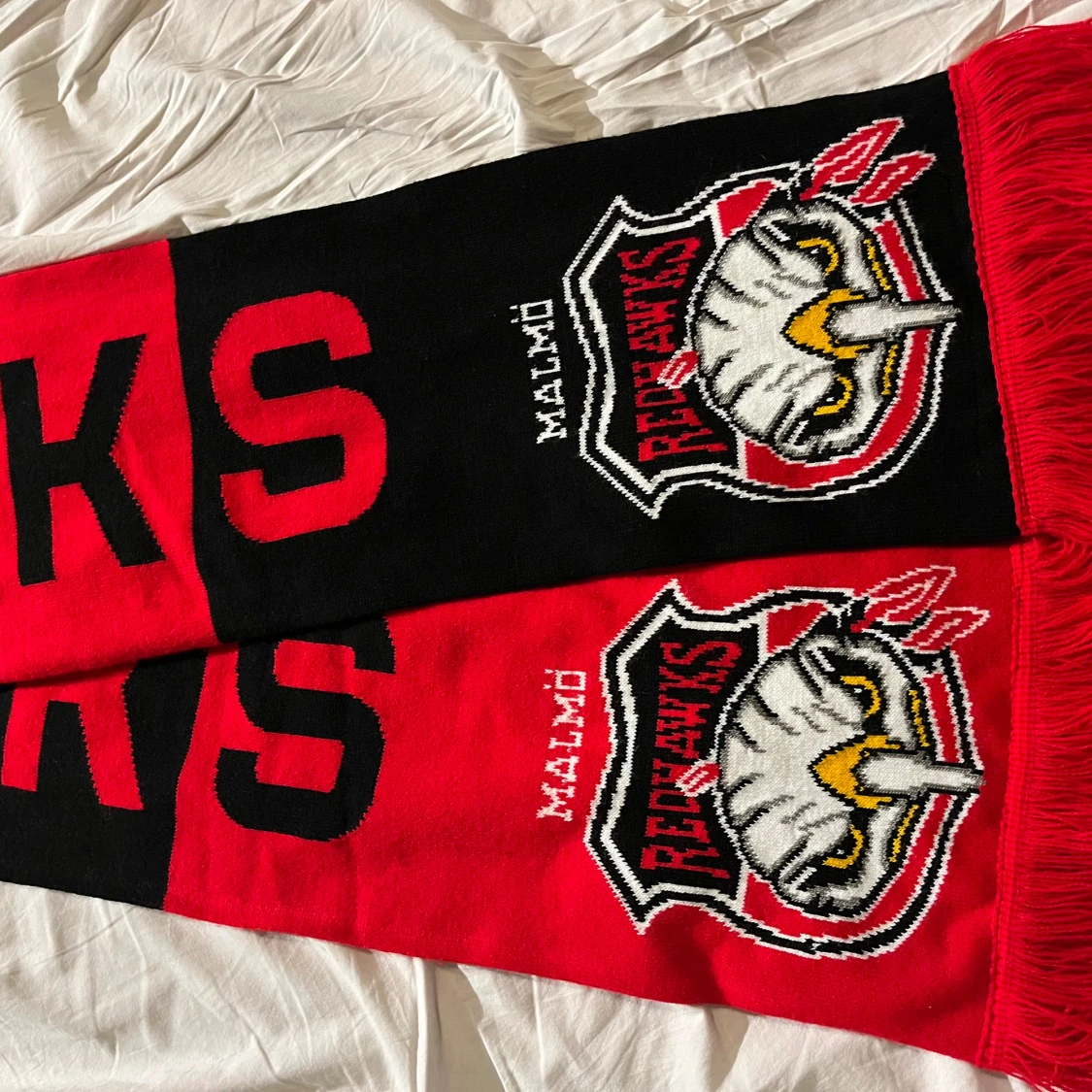 Malmö Redhawks halsduk röd och svart