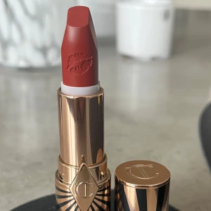 Charlotte Tilbury  - Viva La Vergara läppstift