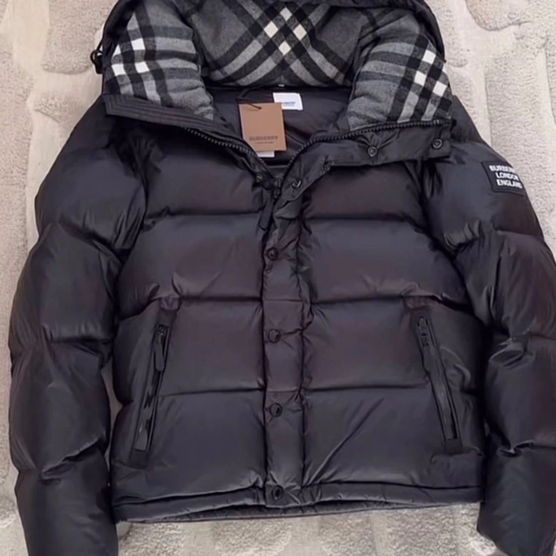 Svart pufferjacka från Burberry