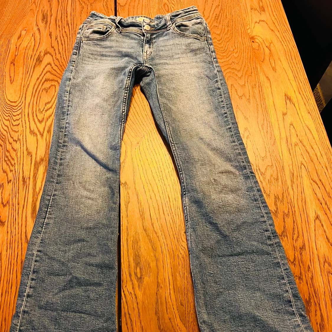 Snygga lowrise bootcut jeans - 3
