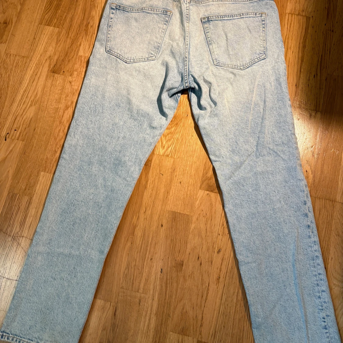 Ljusblå jeans från H&M Essentials - 1