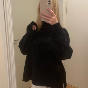 Mörkblå polotröja - Mysig oversize mörkblå stickad polotröja ❤️perfekt skick!